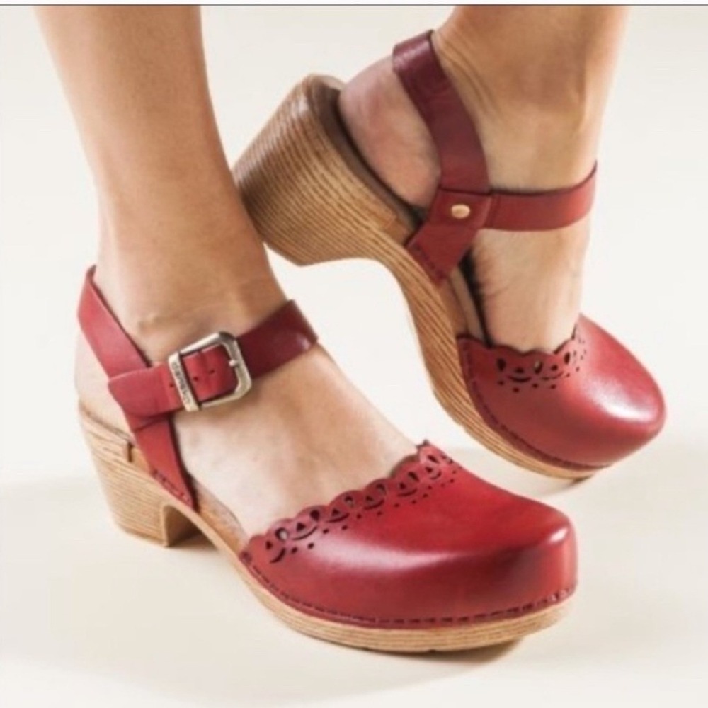 Dansko Marta Mary Jane Clogs Womens 8 Red Laser Cut Scallop Leather Heel